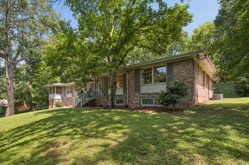 5732 Knob Rd, Nashville, TN 37209