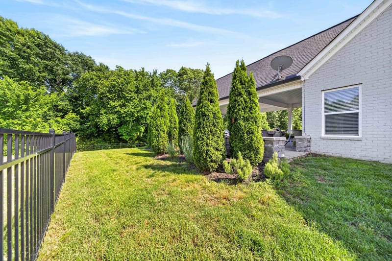 166 Monarchos Dr, Gallatin, TN 37066