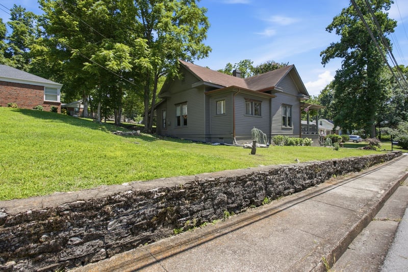 700 Mitchell Ave, Columbia, TN 38401