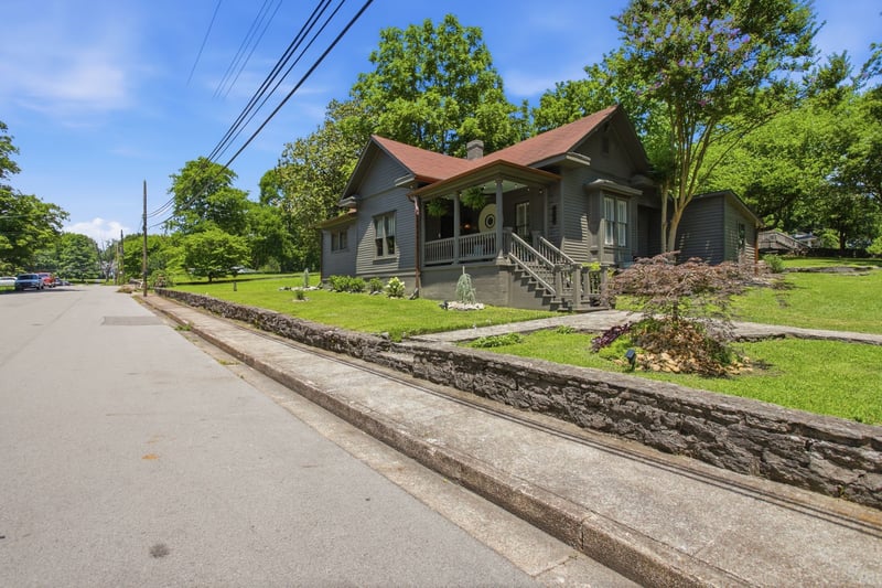 700 Mitchell Ave, Columbia, TN 38401