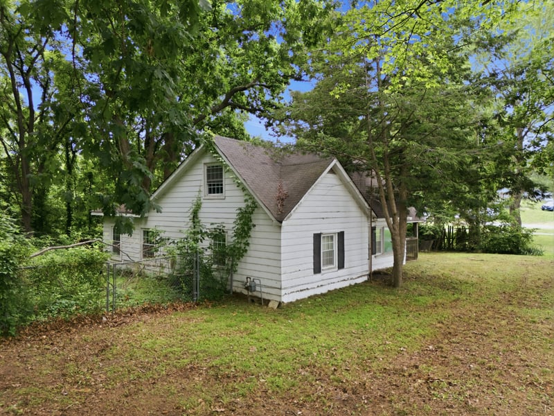 3811 Old Greenbrier Pike, Springfield, TN 37172