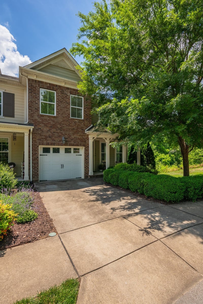1540 Hampshire Pl, Thompsons Station, TN 37179