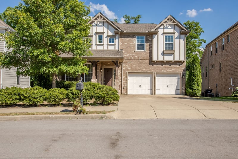 2128 Ravenscourt Dr, Thompsons Station, TN 37179