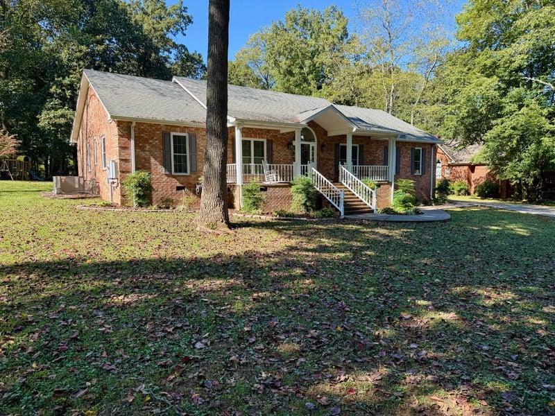 320 Spring Valley Dr, Cottontown, TN 37048