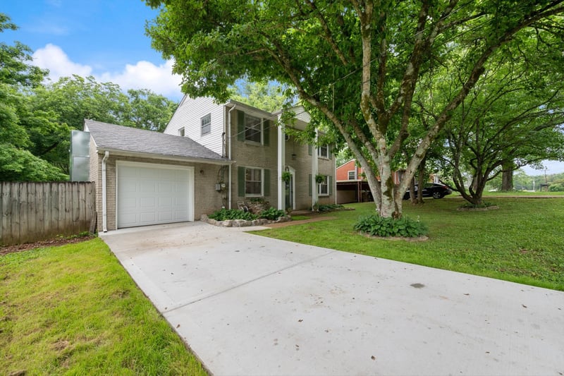 3243 Cloverwood Dr, Nashville, TN 37214
