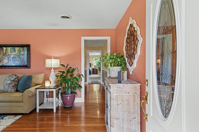 824 Roseview Dr, Nashville, TN 37206