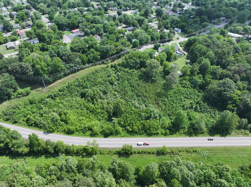 Beasley Dr, Dickson, TN 37055