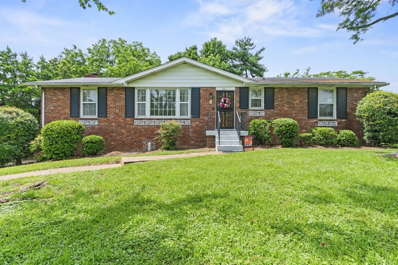 401 Glenpark Dr, Nashville, TN 37217