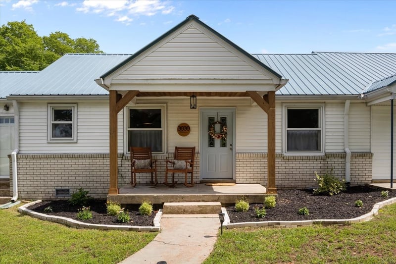 3030 Highway 49 , Charlotte, TN 37036