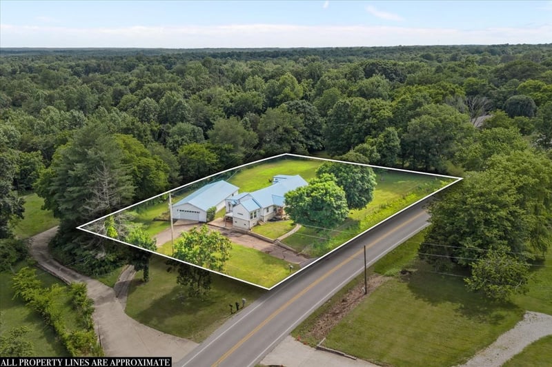 3030 Highway 49 , Charlotte, TN 37036