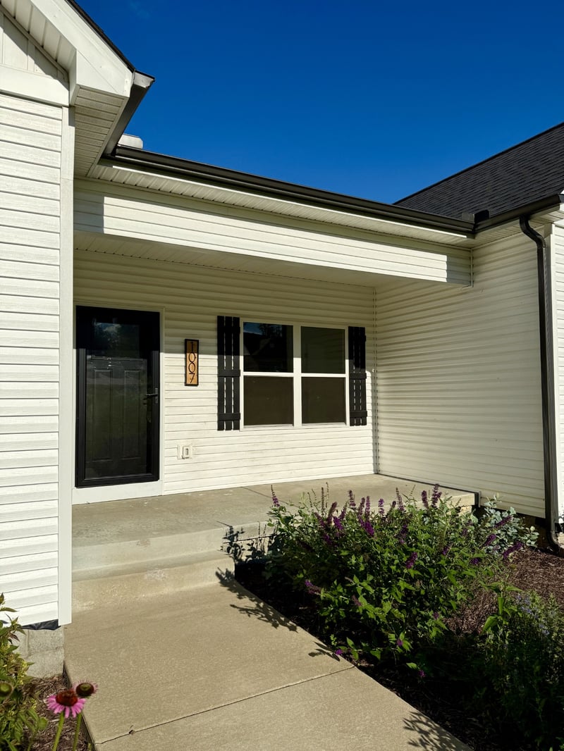 1007 Edgewood Dr, Dickson, TN 37055