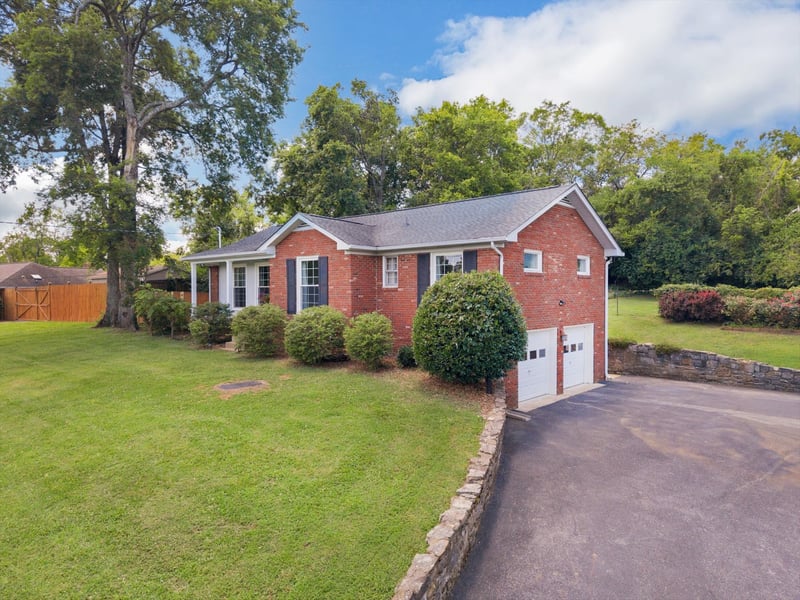126 Medearis Dr, Old Hickory, TN 37138