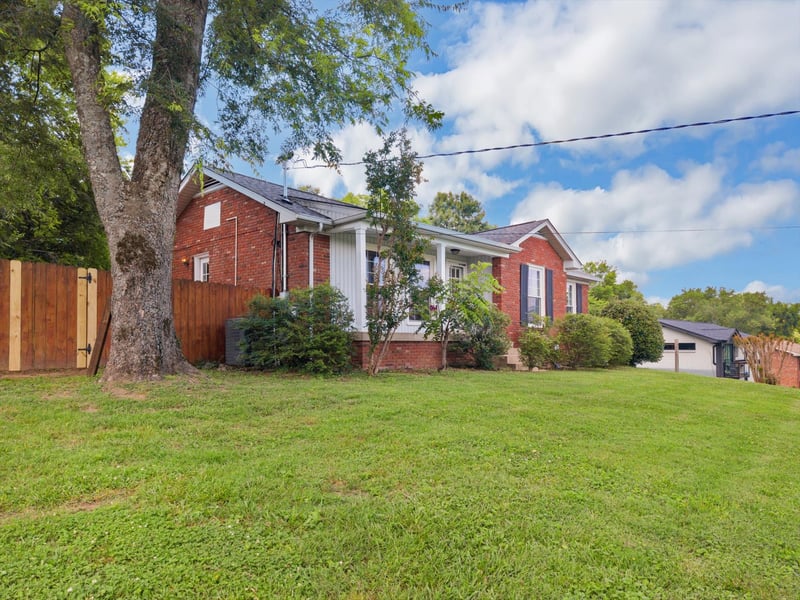 126 Medearis Dr, Old Hickory, TN 37138