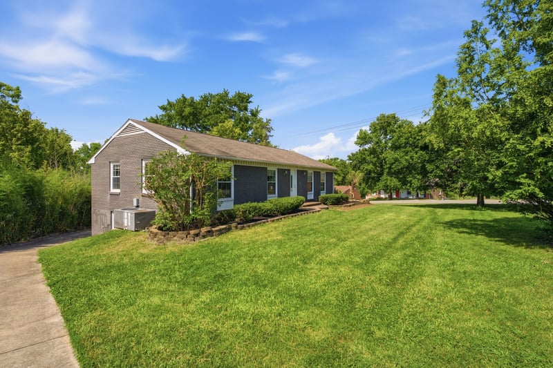 302 Gates Rd, Goodlettsville, TN 37072