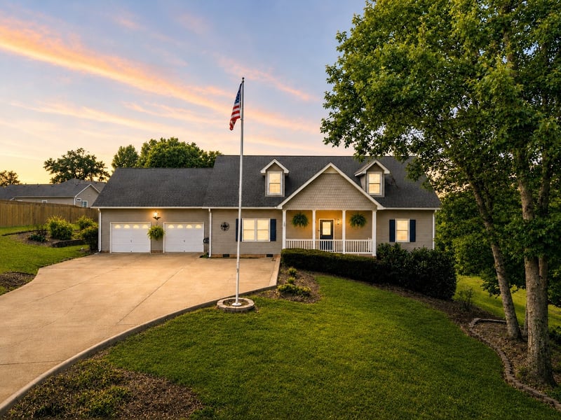 109 Eiger Ct, Columbia, TN 38401