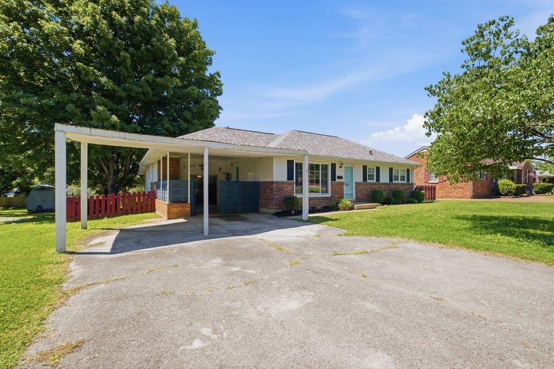 616 Hyde Park Ave, Gallatin, TN 37066