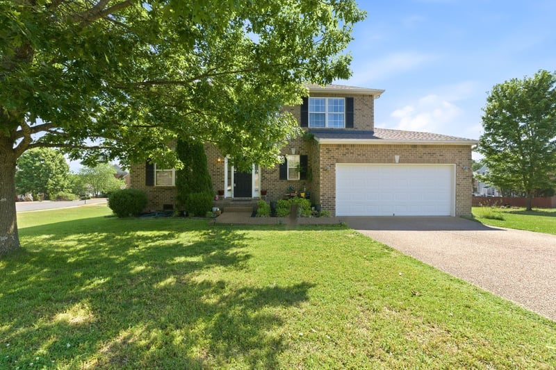 8008 Streamside Dr, Mount Juliet, TN 37122