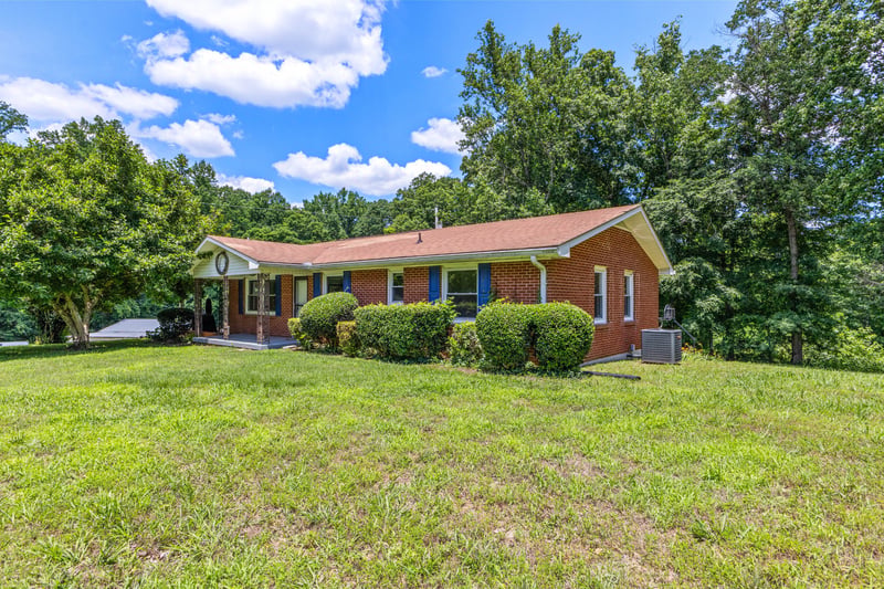 4177 Highway 96 , Burns, TN 37029