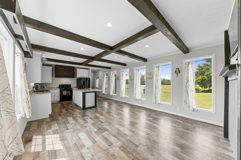 2863 N Cross Bridges Rd, Columbia, TN 38401