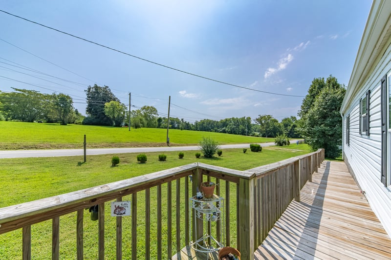 2863 N Cross Bridges Rd, Columbia, TN 38401