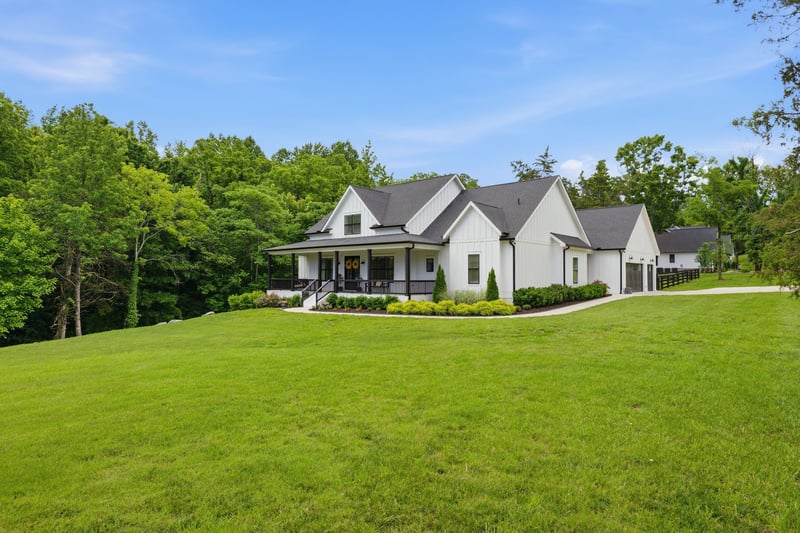 6000 Costello Farm Pvt Ln, Thompsons Station, TN 37179