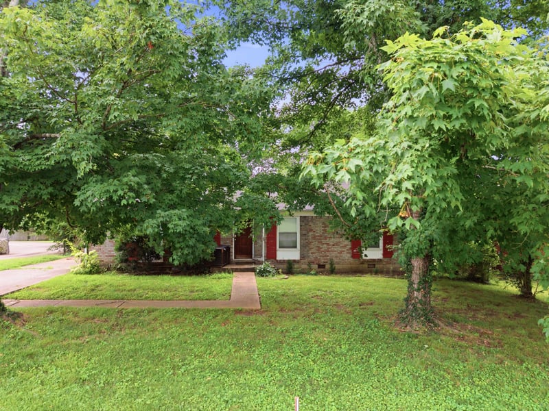 210 Friendship Dr, Goodlettsville, TN 37072
