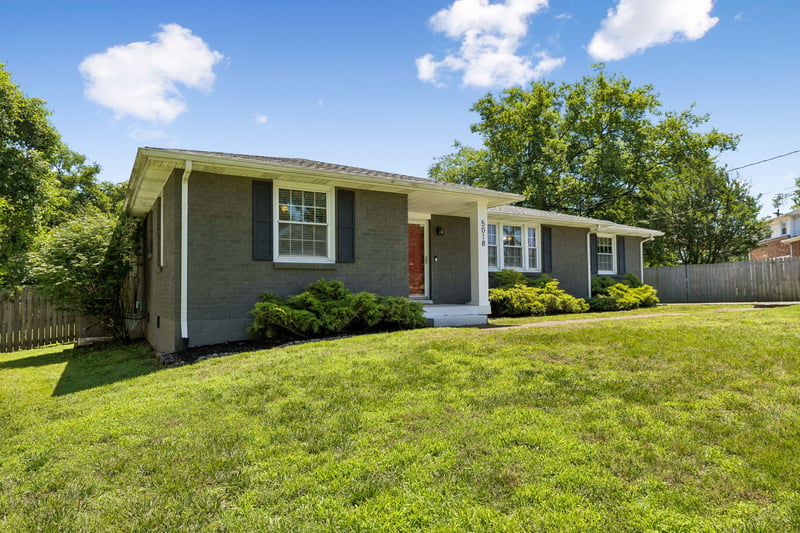 5018 Bonnawell Dr, Hermitage, TN 37076