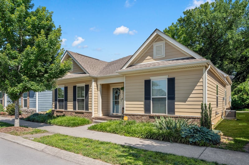 2302 Concord Mill Dr, Smyrna, TN 37167