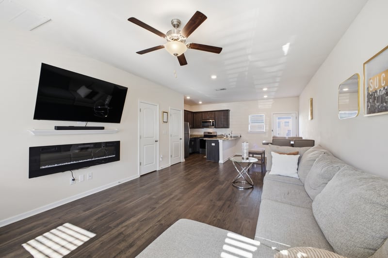 4066 Cody Dr, La Vergne, TN 37086