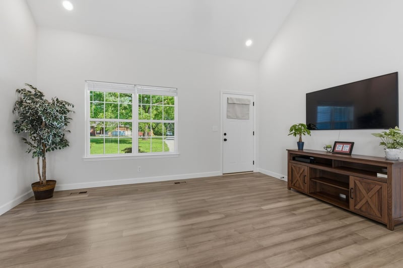 896 Hawkins Rd, White Bluff, TN 37187