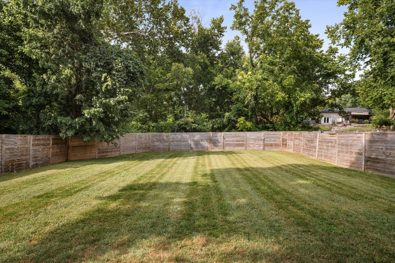 560 Highcrest Dr, Nashville, TN 37211