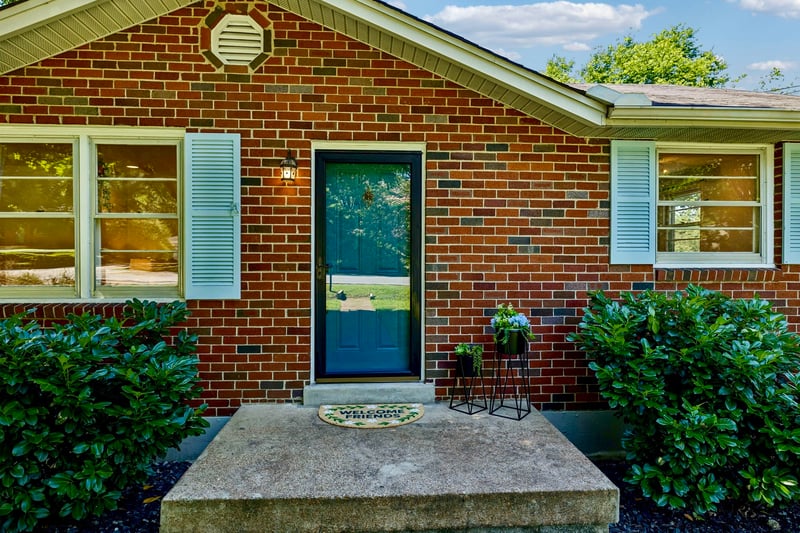553 Brewer Dr, Nashville, TN 37211