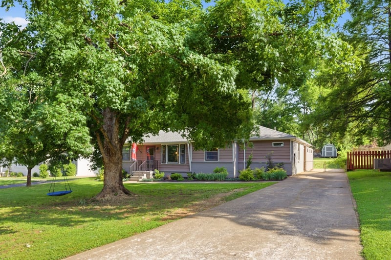 2724 Emery Dr, Nashville, TN 37214