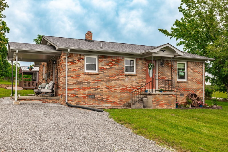 160 Blackey Bandy Rd, Bethpage, TN 37022