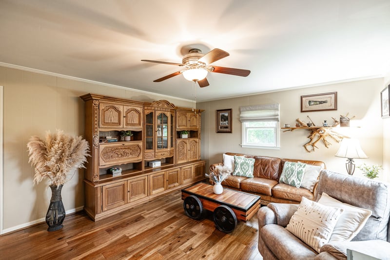 160 Blackey Bandy Rd, Bethpage, TN 37022