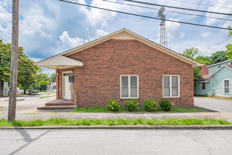 902 S High St, Columbia, TN 38401