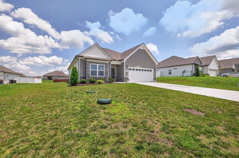 1422 Blackstone St, Murfreesboro, TN 37129