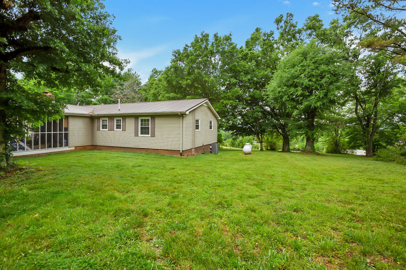2226 Hwy 25 , Cottontown, TN 37048