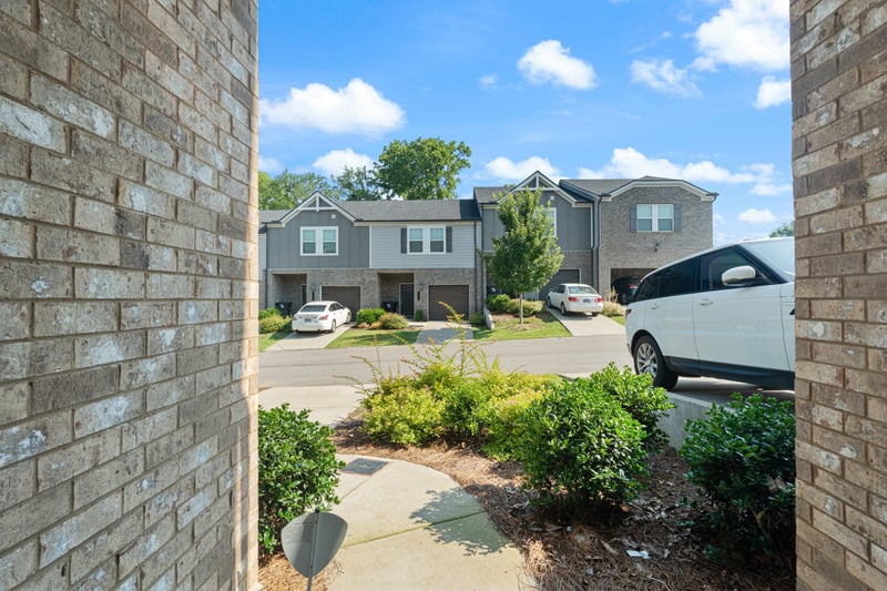 858 Longleaf Ln, Columbia, TN 38401