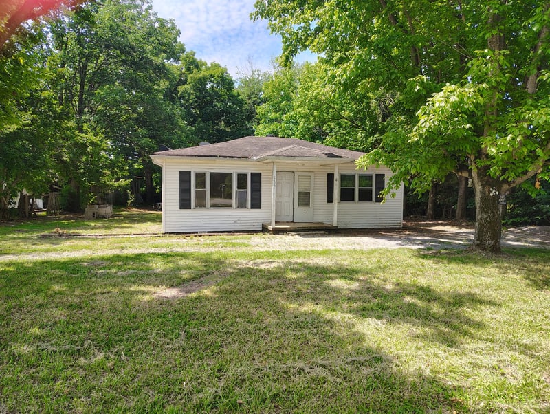 1736 Fairfield Rd, Westmoreland, TN 37186
