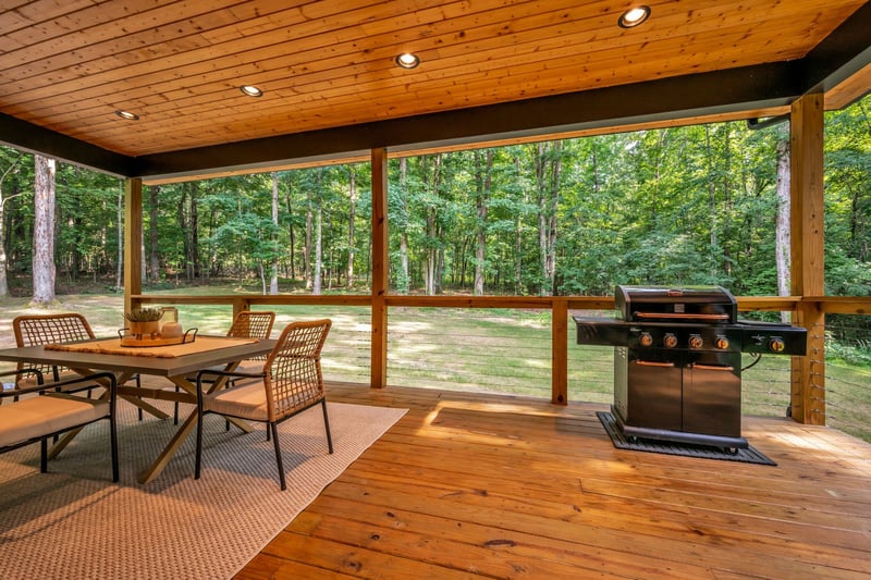 1084 Garton Rd, Burns, TN 37029