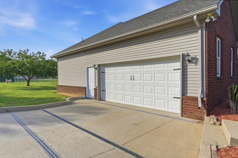 738 Sycamore Dr, Springfield, TN 37172