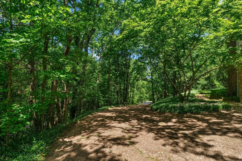 1102 Brentwood Ln, Brentwood, TN 37027