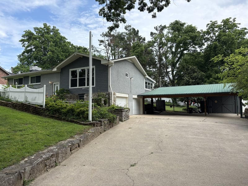 304 Hickory Dr, Old Hickory, TN 37138