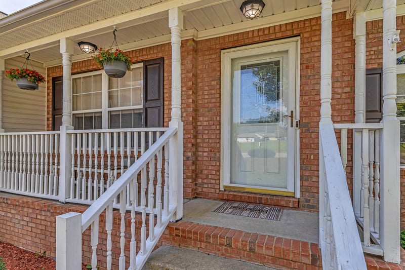 1978 Farmington Ct, Columbia, TN 38401