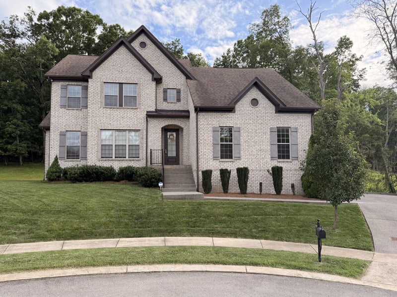 137 Burntash Ln, Hendersonville, TN 37075