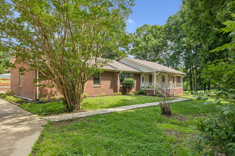 1533 Iron Bridge Rd, Columbia, TN 38401