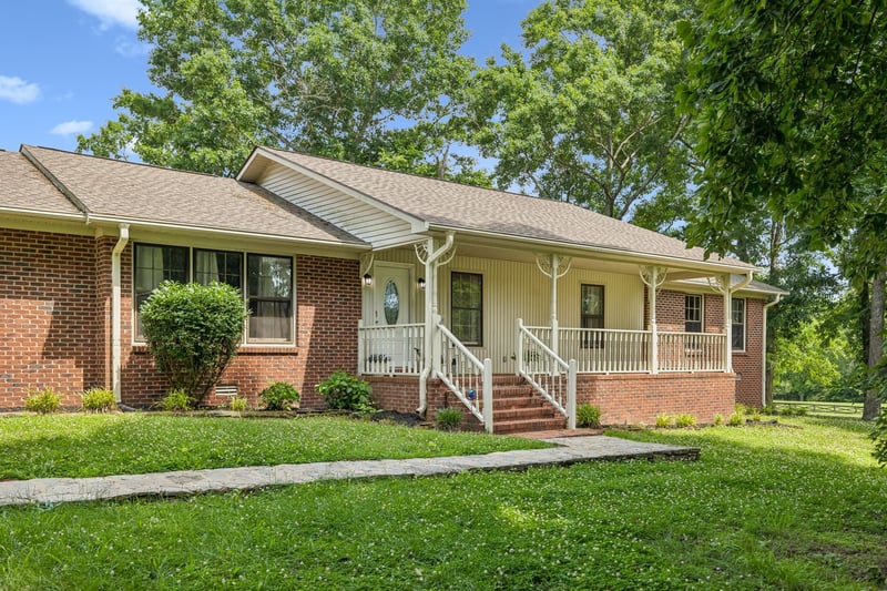 1533 Iron Bridge Rd, Columbia, TN 38401