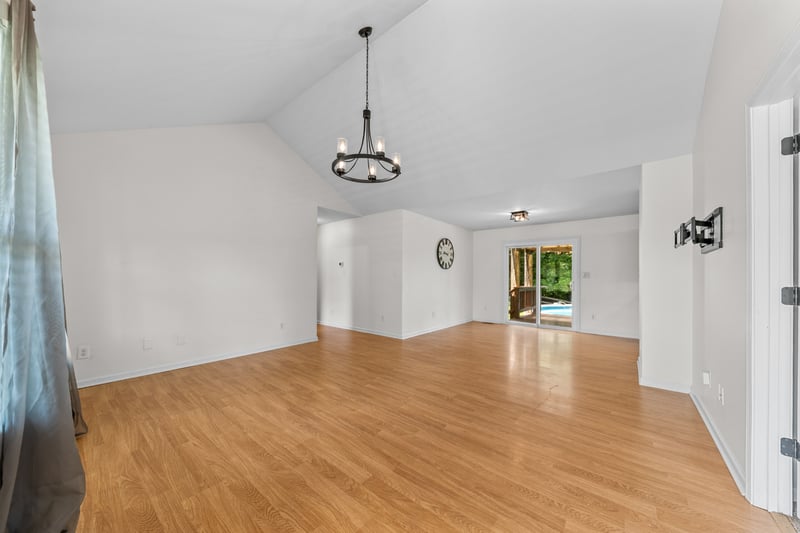 824 Mulberry Dr, Columbia, TN 38401