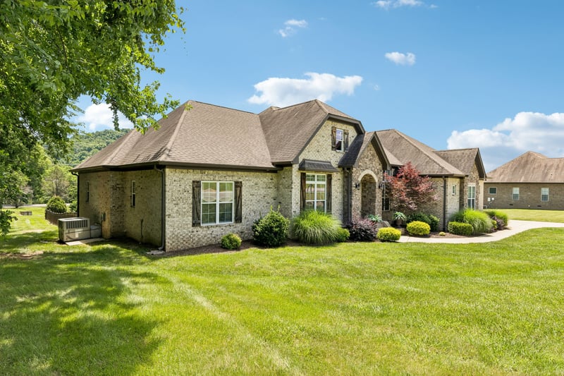3926 Amanda Beth Ct, Columbia, TN 38401